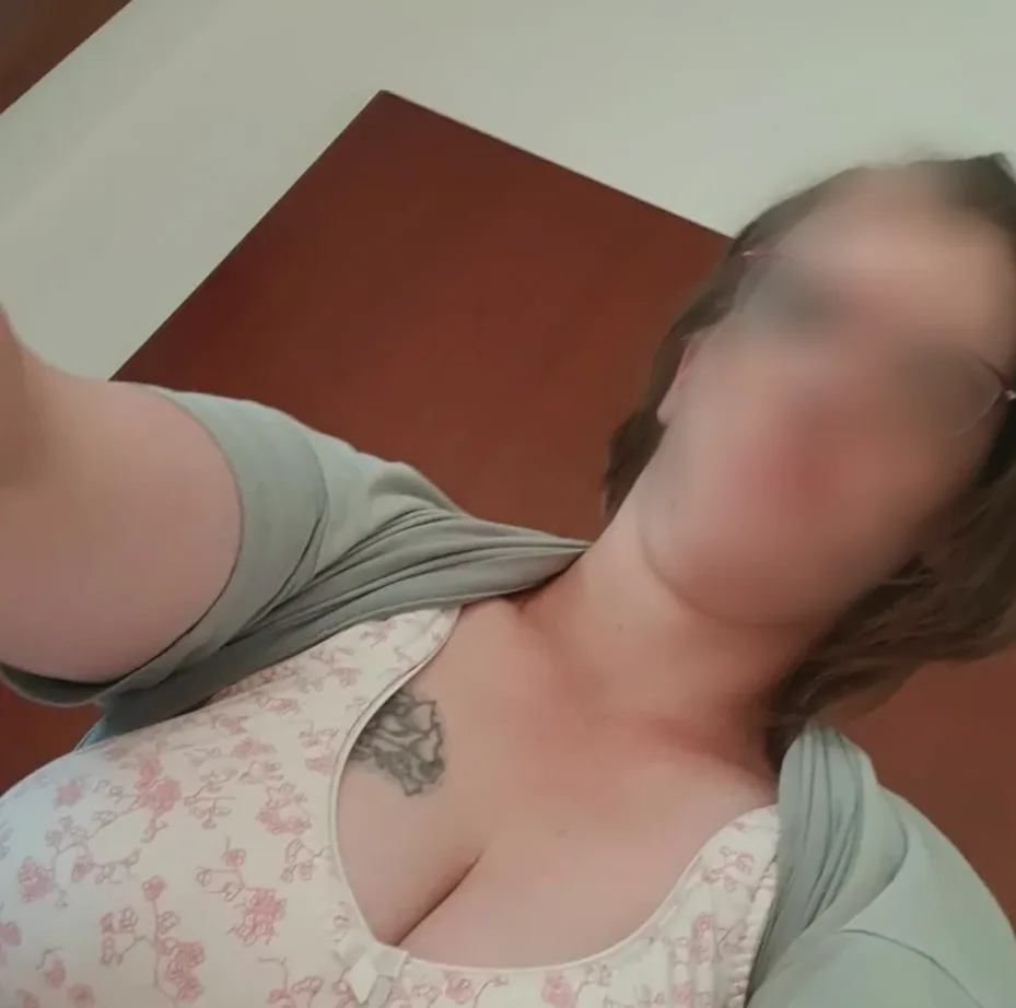 Fiona, 35