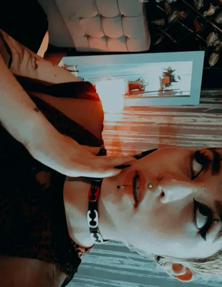 Greta, 27