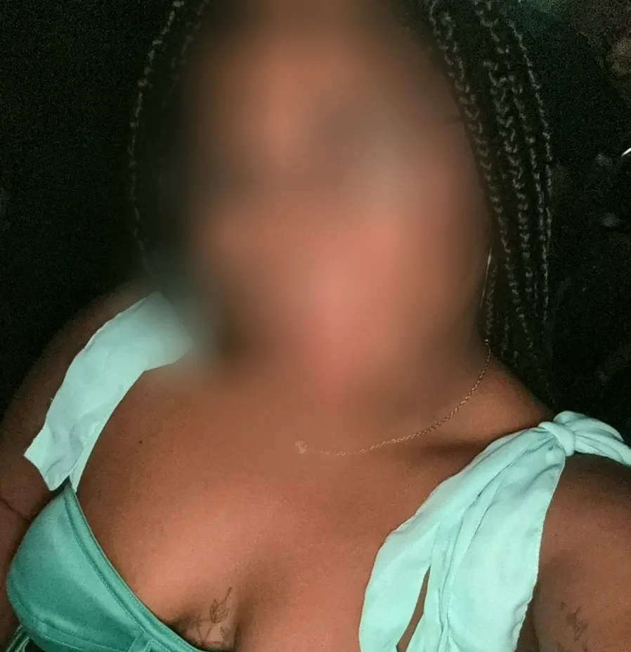 Katrin, 29